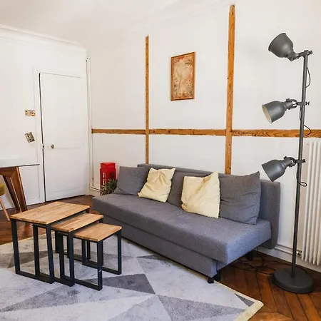 40m2 Bright And Well Arranged Montmartre *