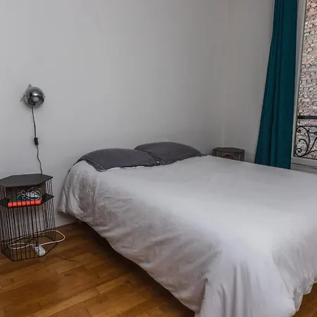 40m2 Bright And Well Arranged Montmartre Lejlighed Paris