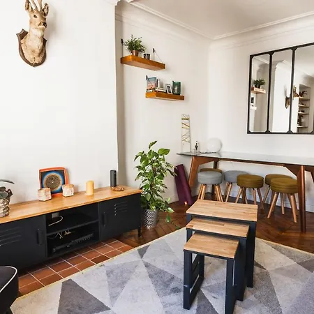 40m2 Bright And Well Arranged Montmartre * Paris